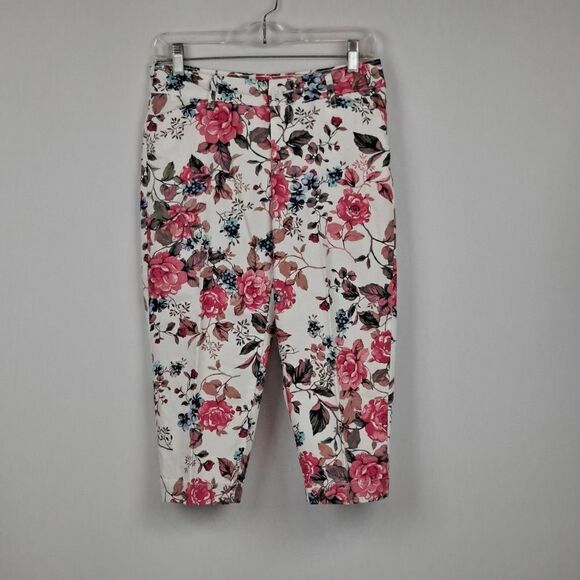 Ladies Capris  - Picture 1 of 11